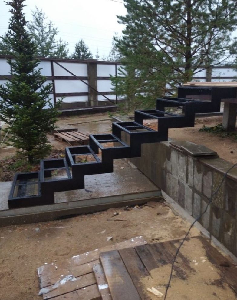 Лестницы из металла в дом