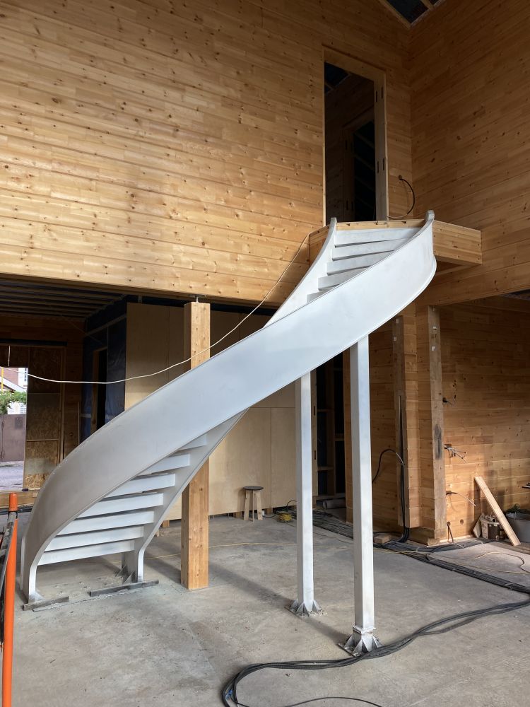 Лестницы из металла в дом