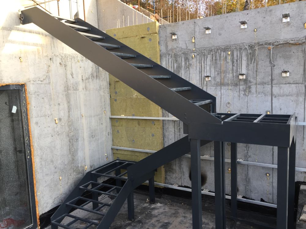 Лестницы из металла в дом