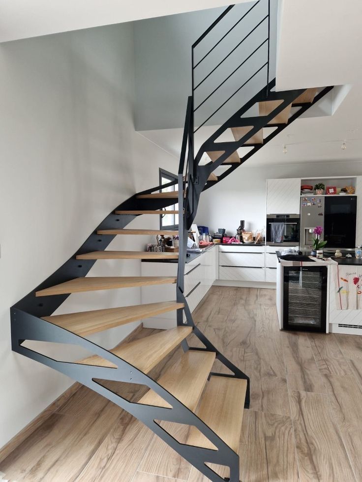 Лестницы из металла в дом