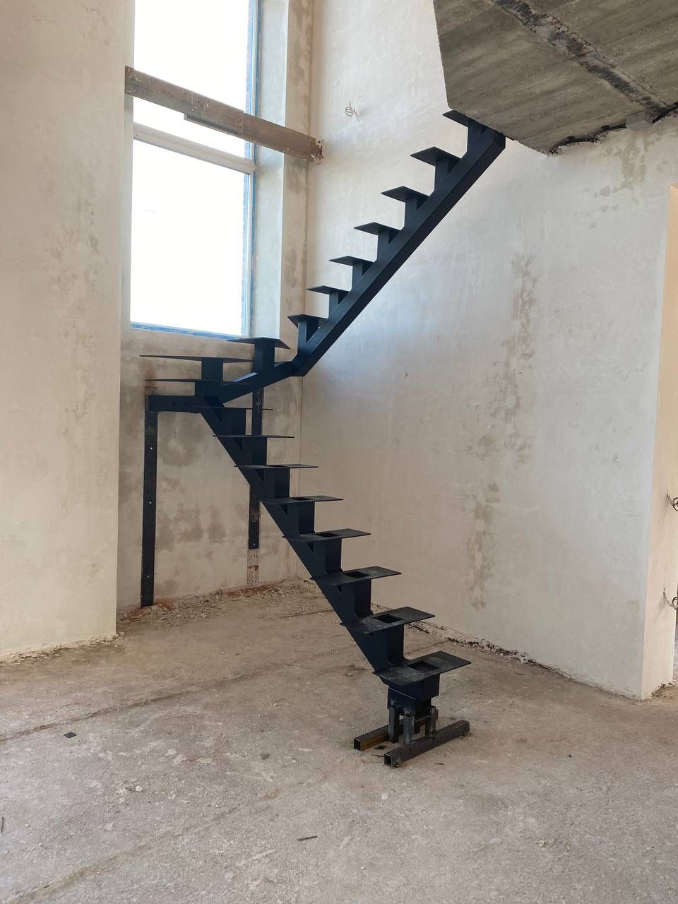 Лестницы из металла в дом