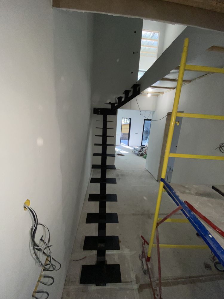 Лестницы из металла в дом