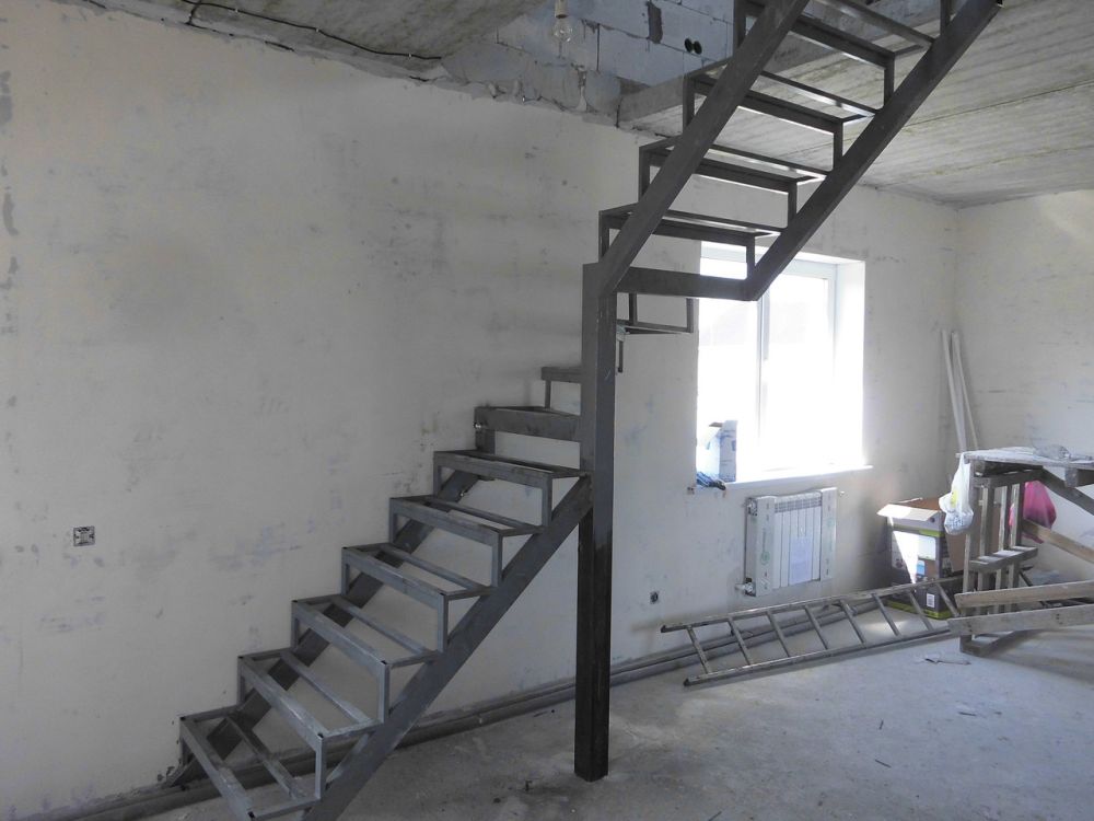 Лестницы из металла в дом