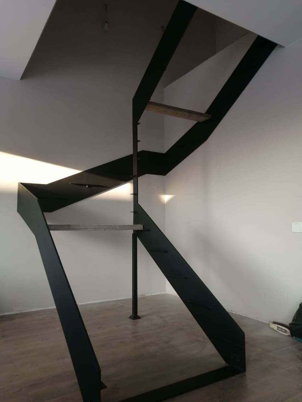 Лестницы из металла в дом