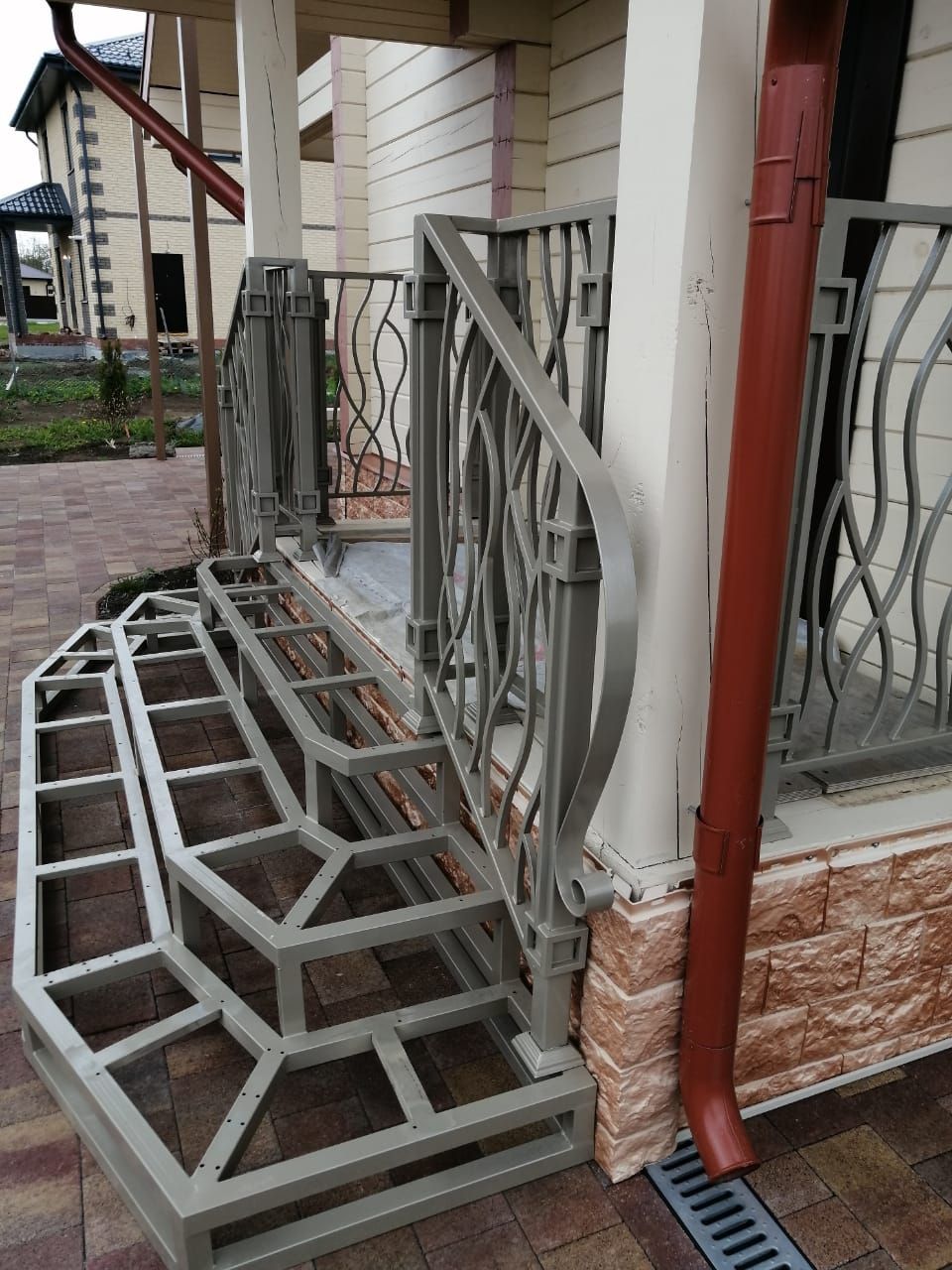 Лестницы из металла в дом