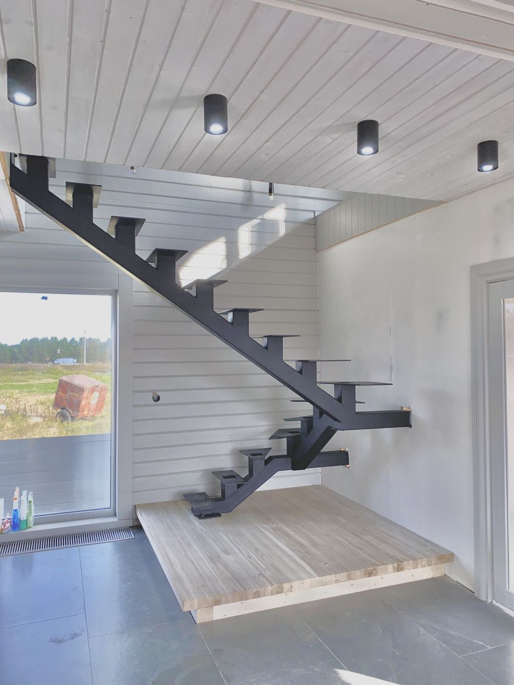 Лестницы из металла в дом
