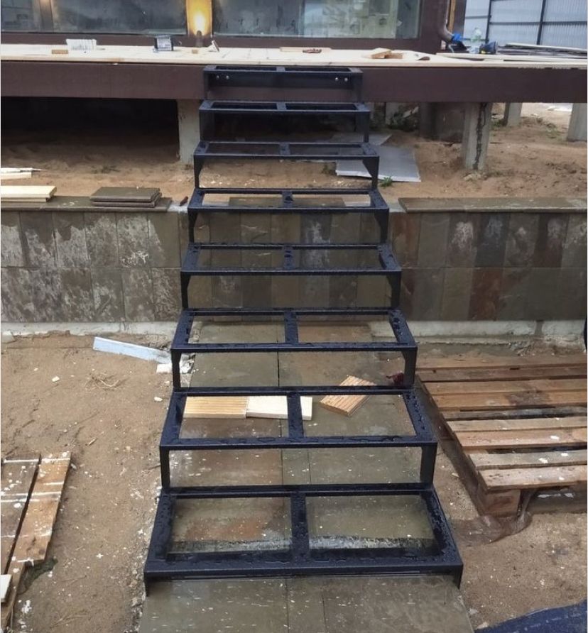 Лестницы из металла в дом