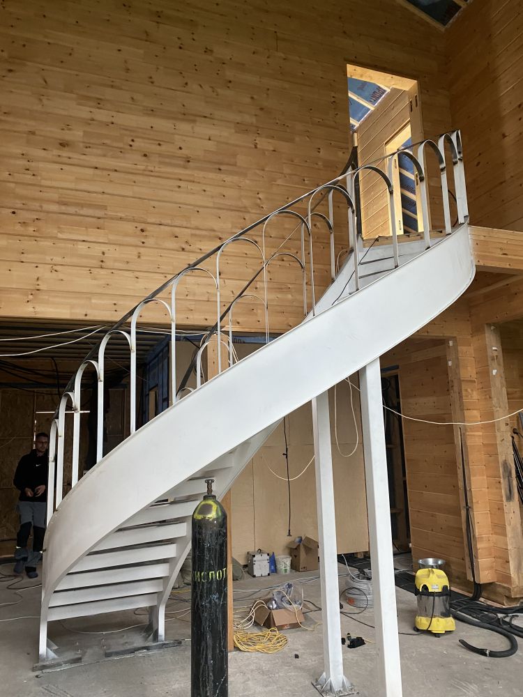 Лестницы из металла в дом