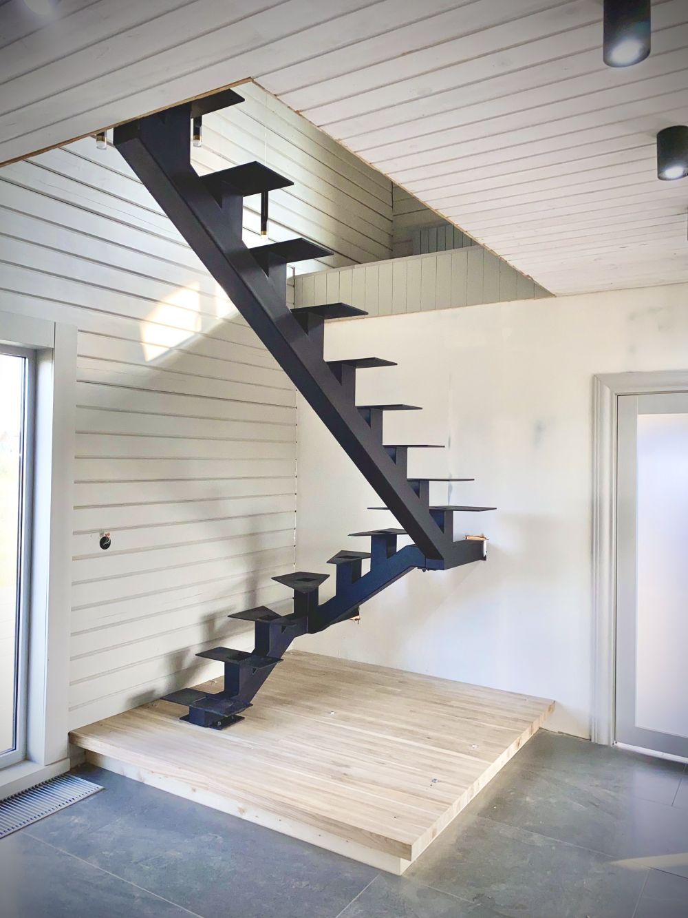 Лестницы из металла в дом