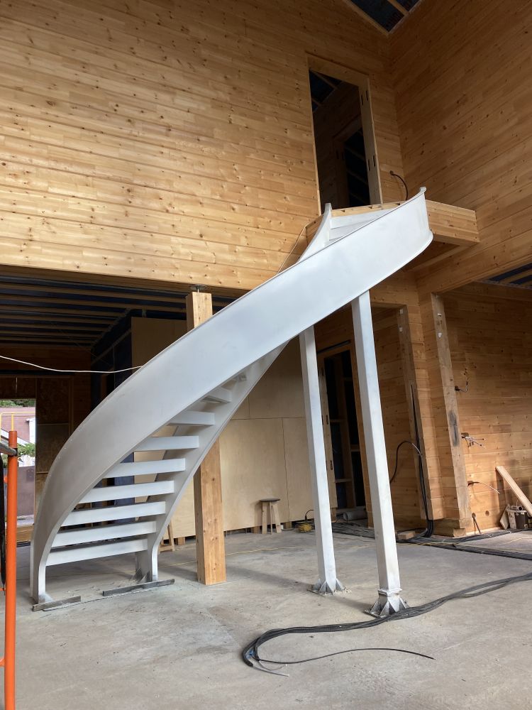 Лестницы из металла в дом