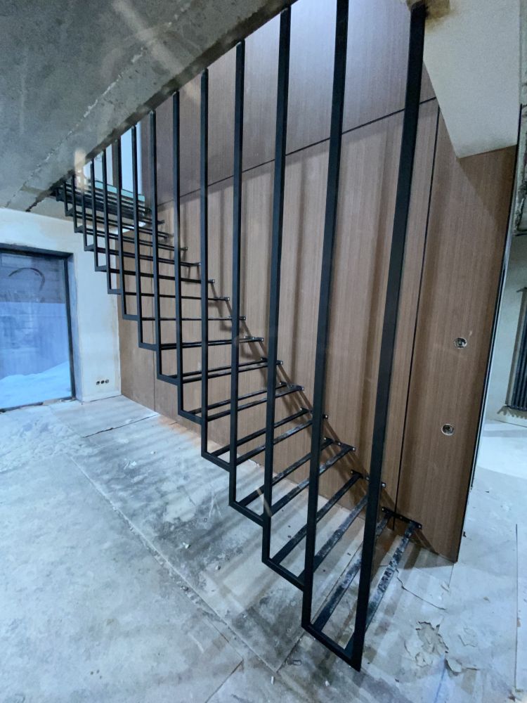 Лестницы из металла в дом