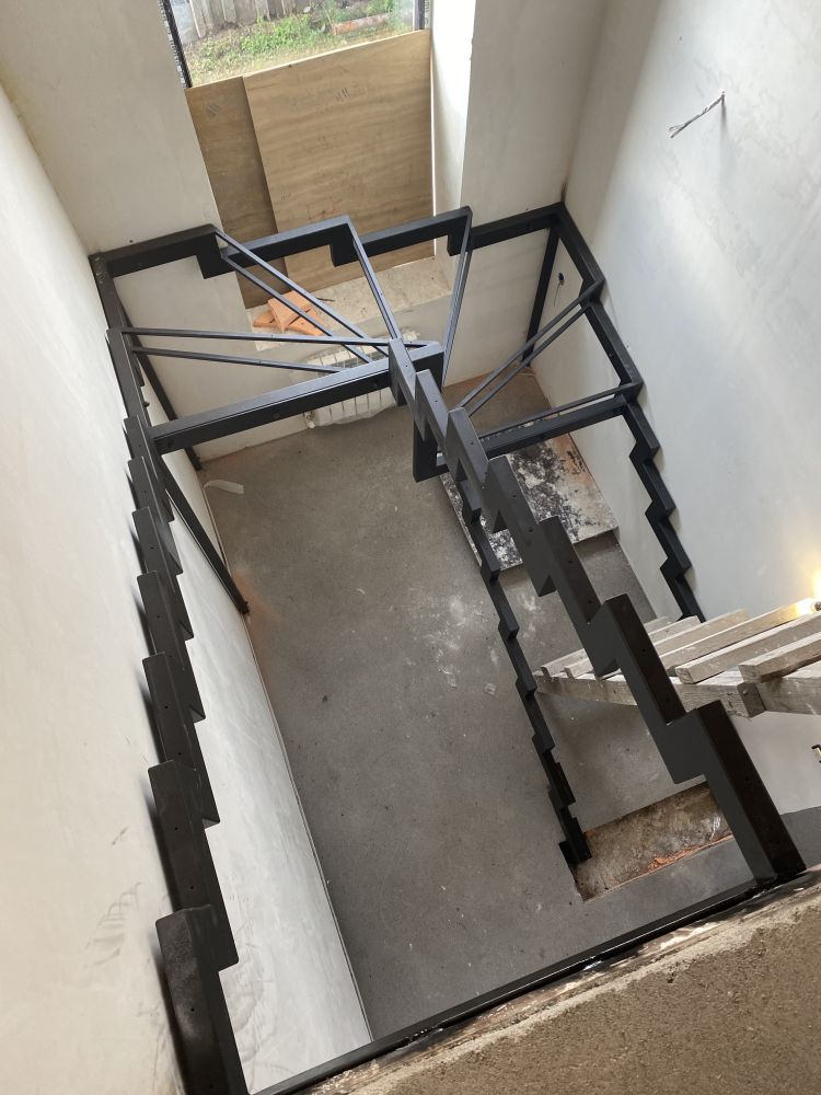 Лестницы из металла в дом